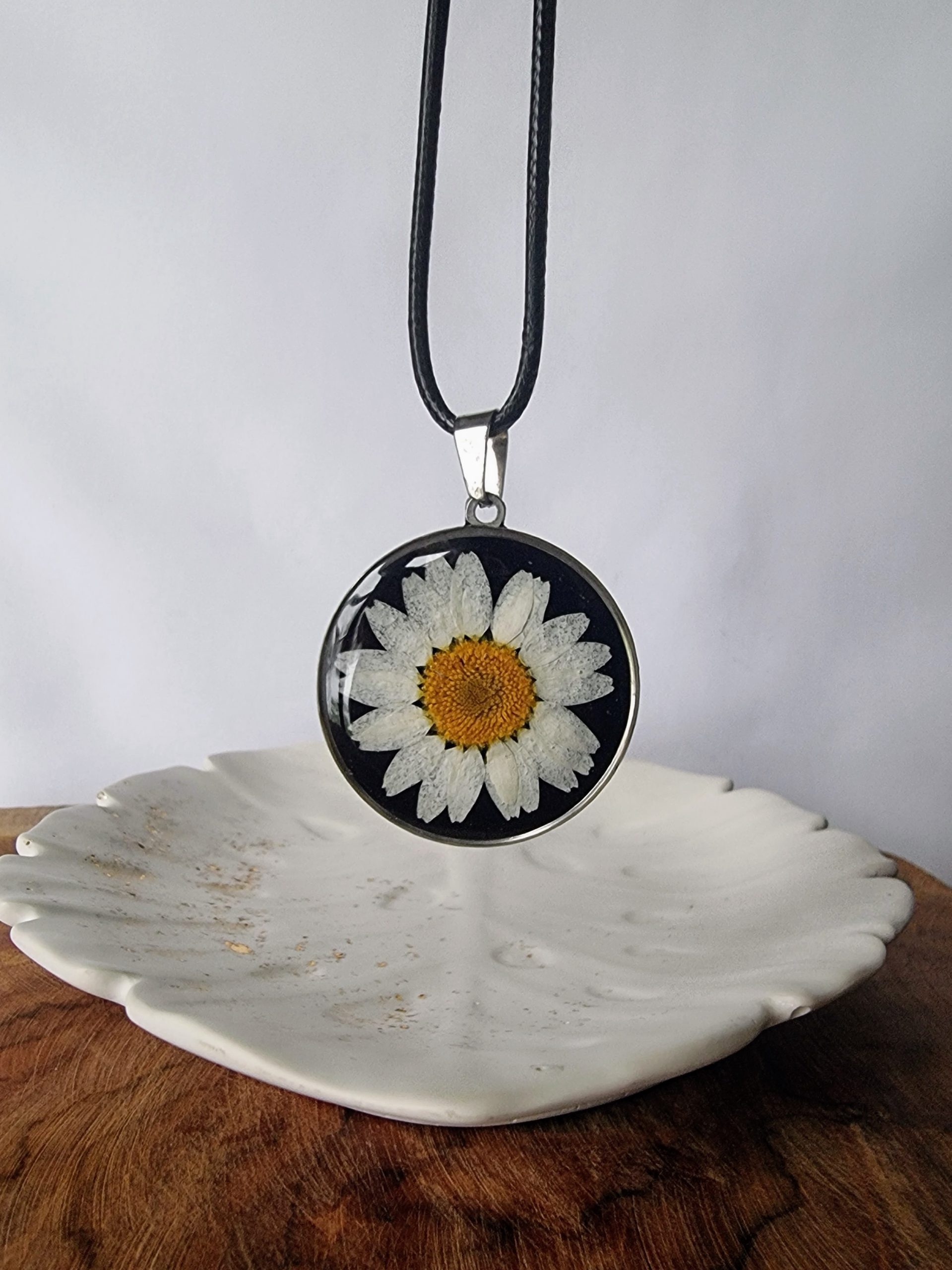 Wisiorek Stokrotka w Epoxy nr WZ/2